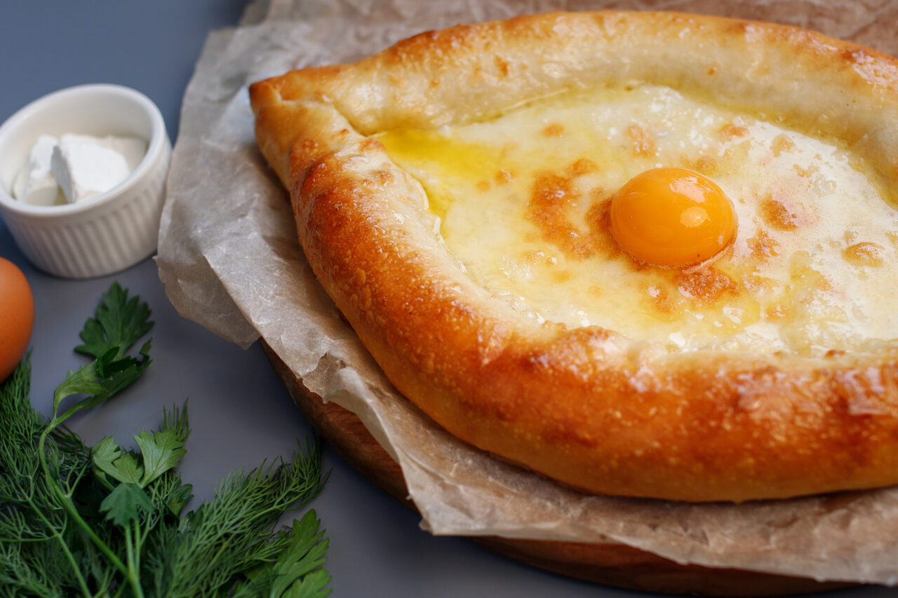 Хачапури по-аджарски